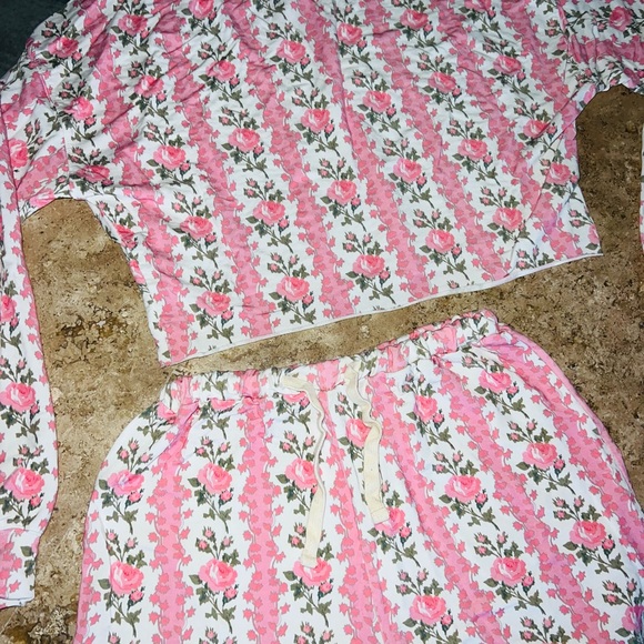 Stripe & Stare x LoveShackFancy Cropped Sweatshirt & Shorts Set Bloom- Size XS-M - Picture 12 of 16